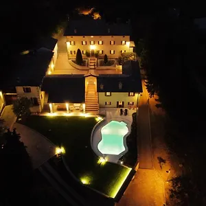  Alloggio per agriturismo Borgo La Morra