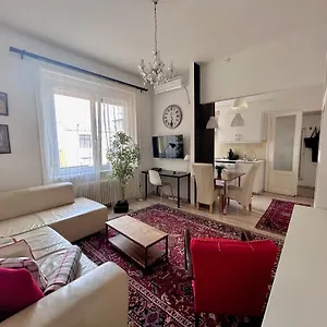 Standard By Hi5 - Károly 23 , Budapest Ungheria